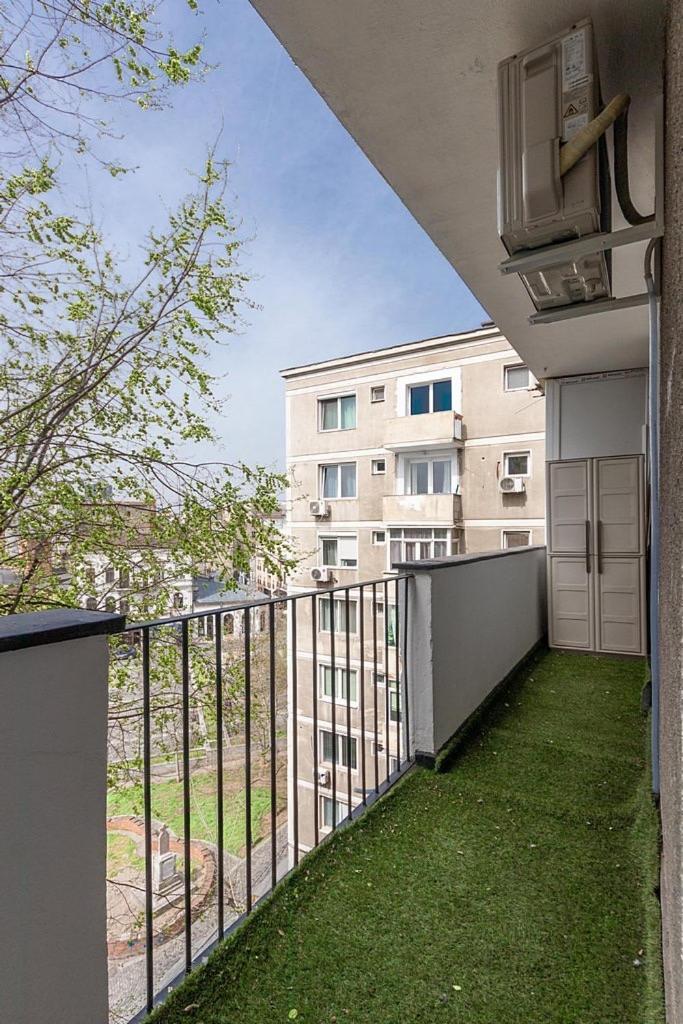 Cellini Apartment Букурещ Екстериор снимка