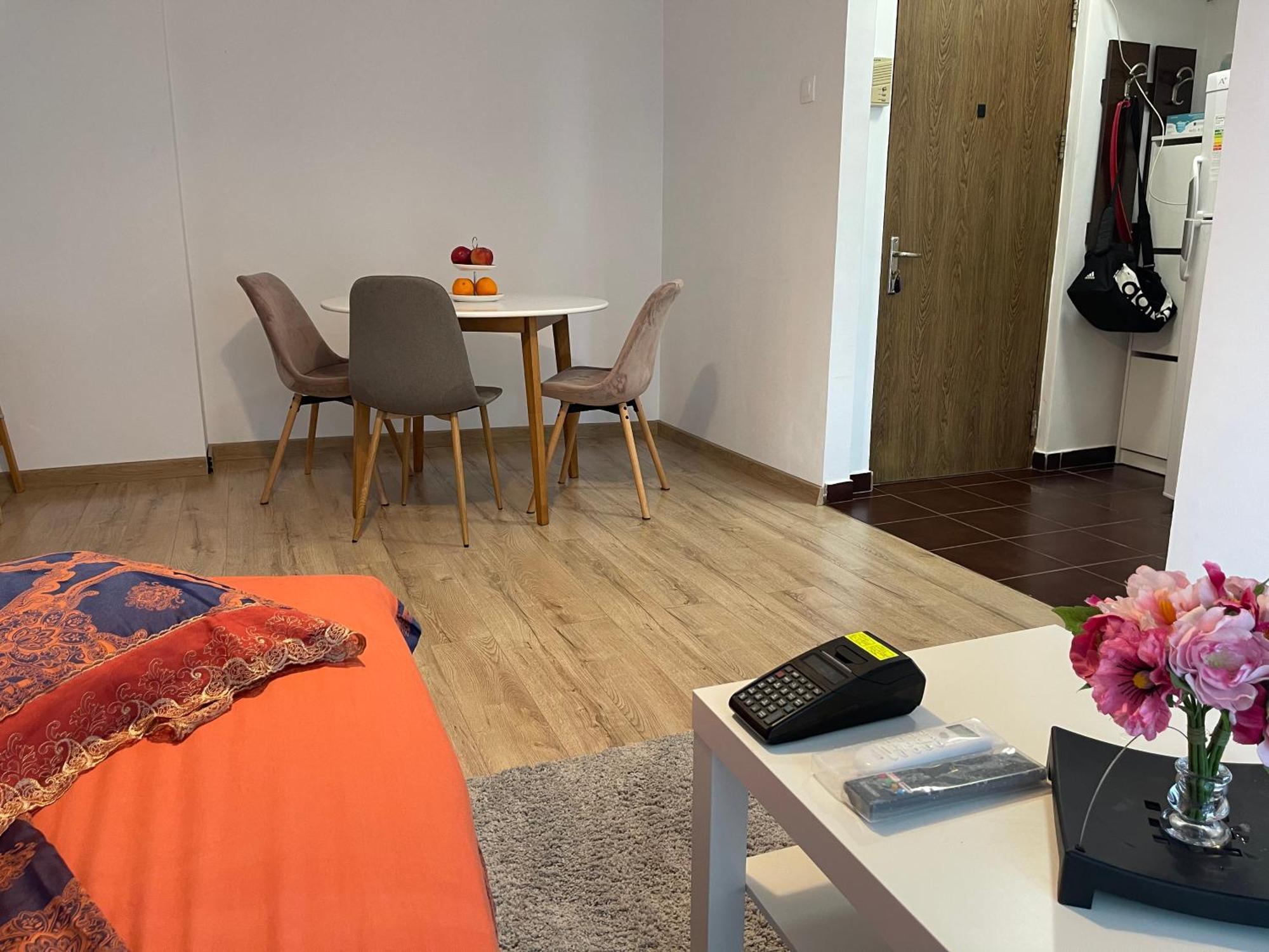 Cellini Apartment Букурещ Екстериор снимка