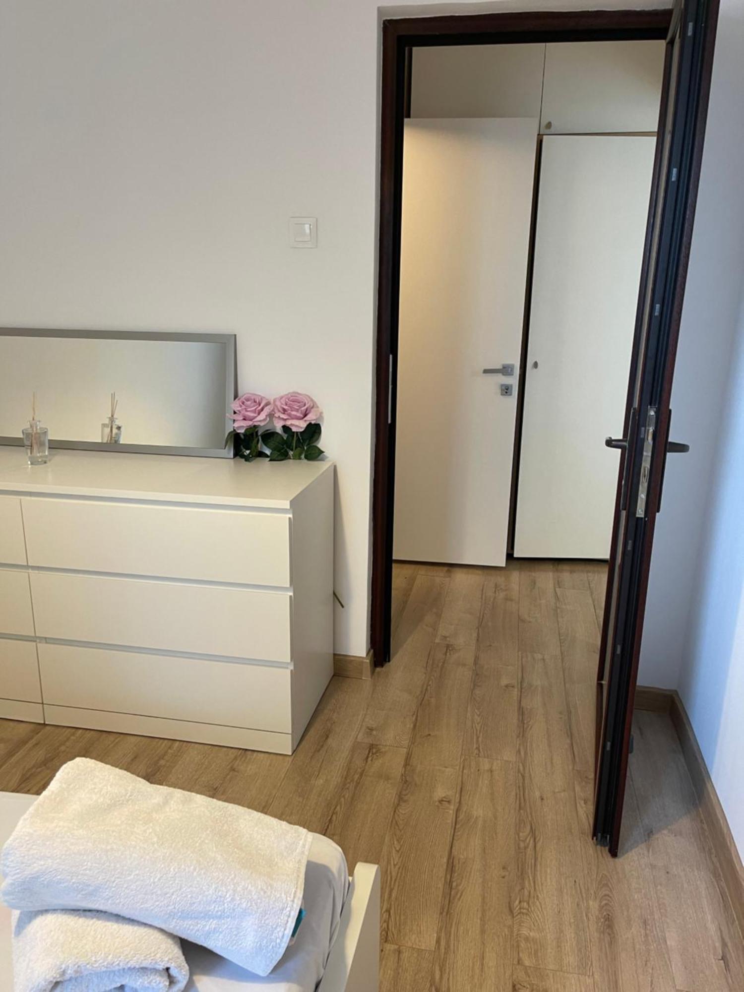 Cellini Apartment Букурещ Екстериор снимка